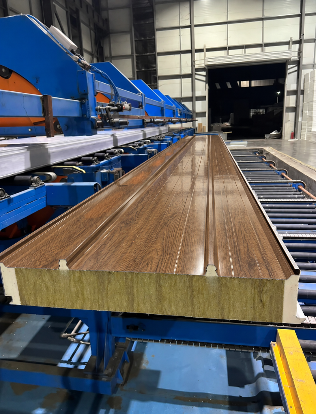 Metal sandwich panel color sample